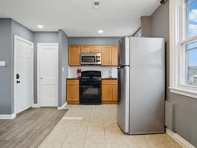 1452 Hellerman St #2 — Photo 7