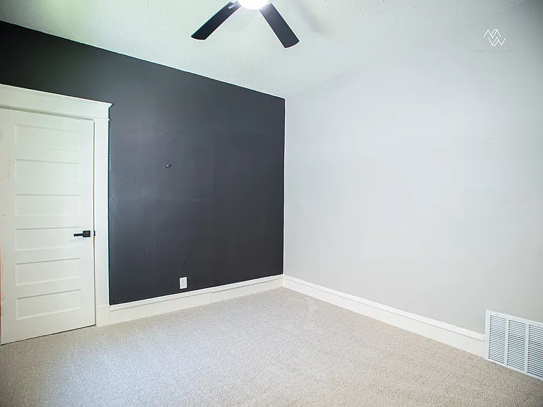120 N Drury Ave — Photo 3