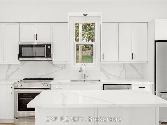 4th image of 131 Saint George St