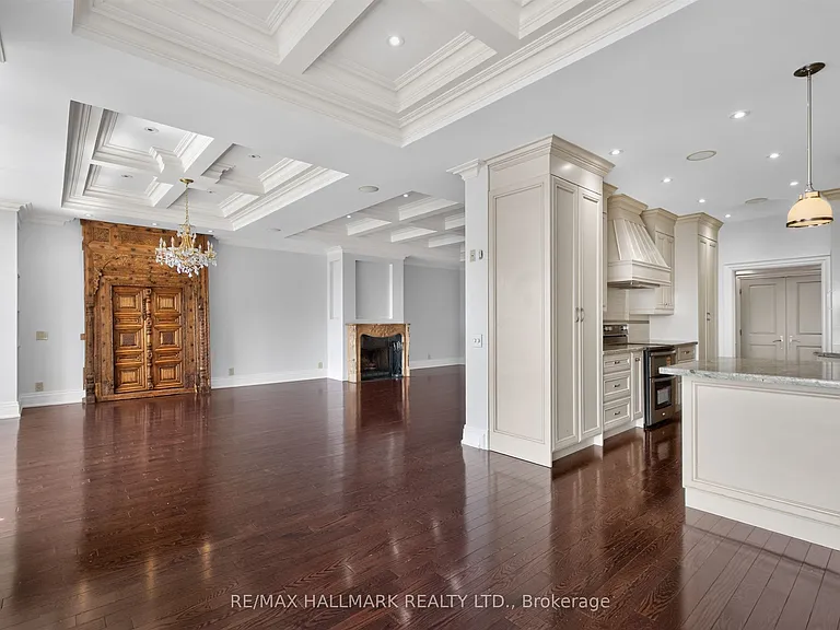 1166 Bay St #Penthouse 1 — Photo 19