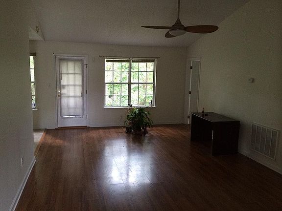 2nd image of 404 Greystone Dr