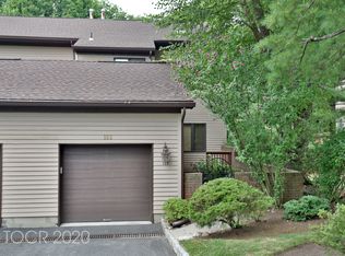 122 Fisher Rd, Mahwah, NJ 07430