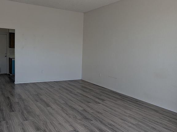 4th image of 10039 W Lancaster Drive