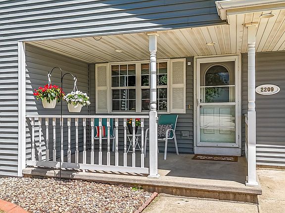 2nd image of 2209 High Meadows Ln