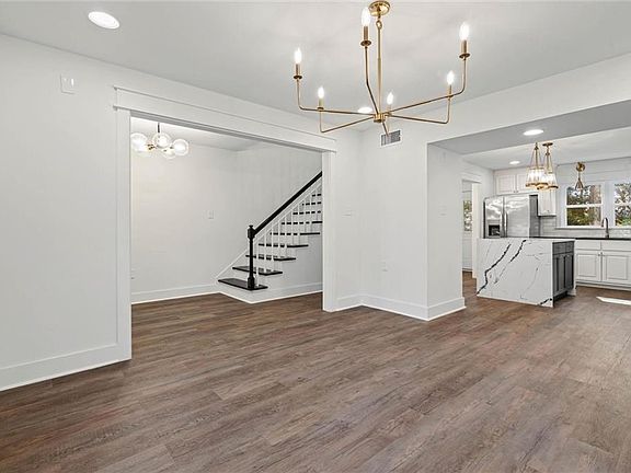 3rd image of 3933 Radnor Ave
