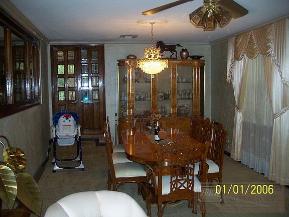 5th image of 124 Reina Esther Dr