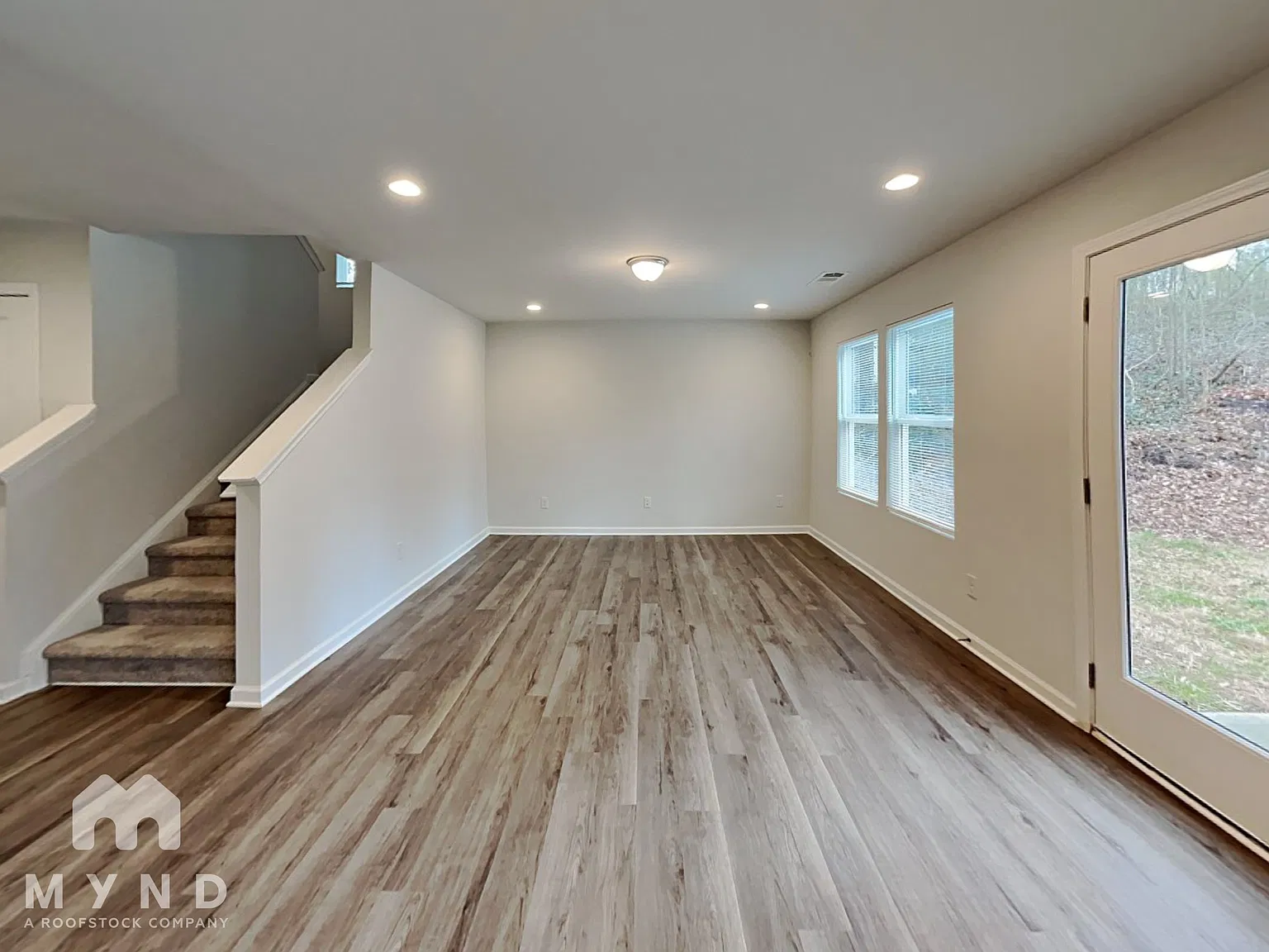 3 bed, 3.0 bath, 1920 sqft, $2,325 — Photo 4