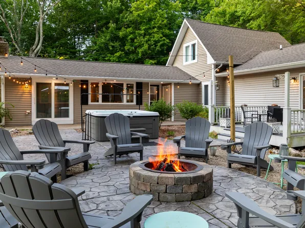 15670 76th St, South Haven, MI 49090