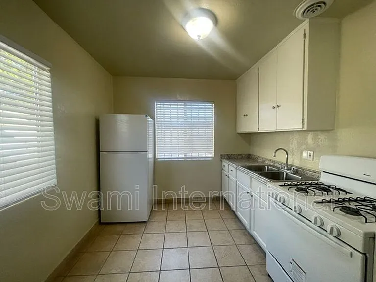400 E 120th St #5 — Photo 7