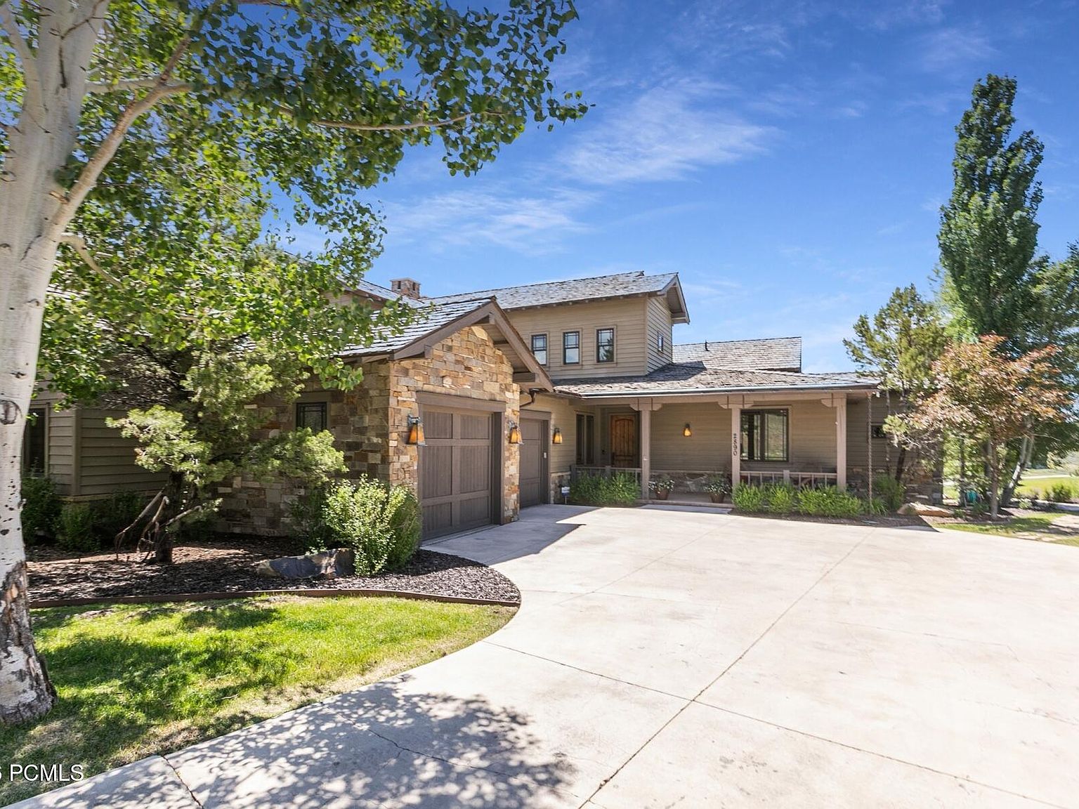 2890 E Snowberry Way