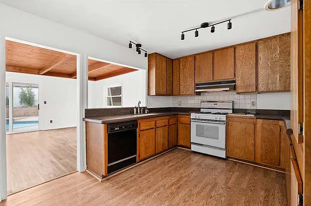 8629 Stanwell St — Photo 10