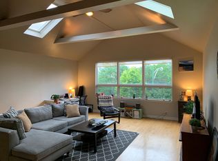 628 N May St APT 3, Chicago, IL 60642