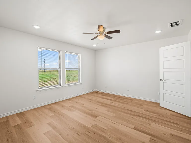 17311 N FM 400 — Photo 28