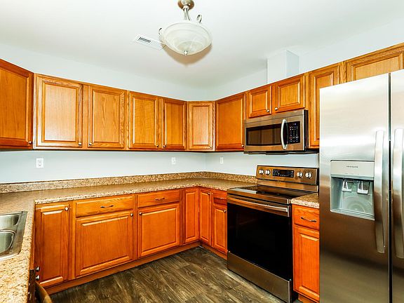 5th image of 1625 W McFarland Ave