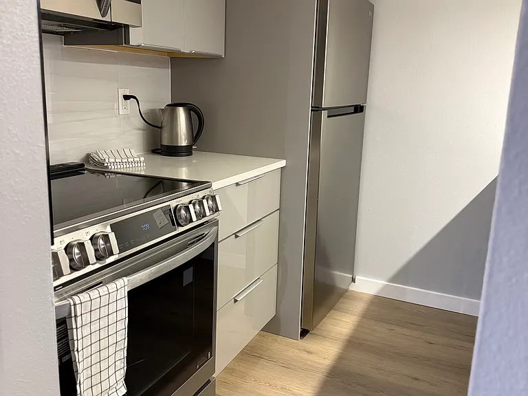 2525 W Bay Dr #33 — Photo 5