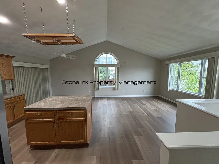 32 Horace St — Photo 8