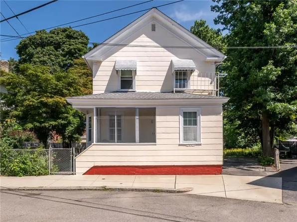 37 Trenton St, Pawtucket, RI 02860
