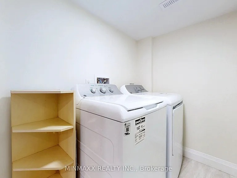 202 Forbes Ter — Photo 25
