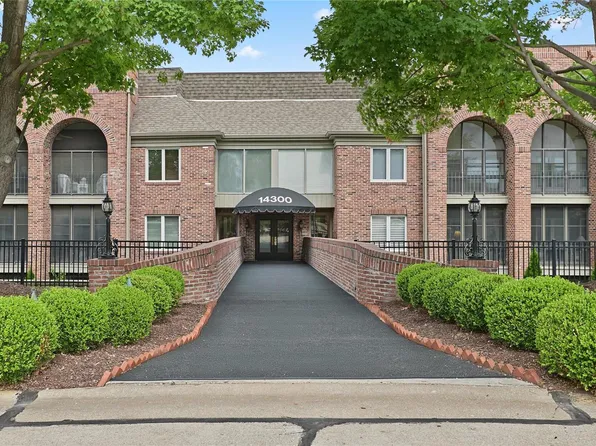 14300 E Conway Meadows Ct #307, Chesterfield, MO 63017