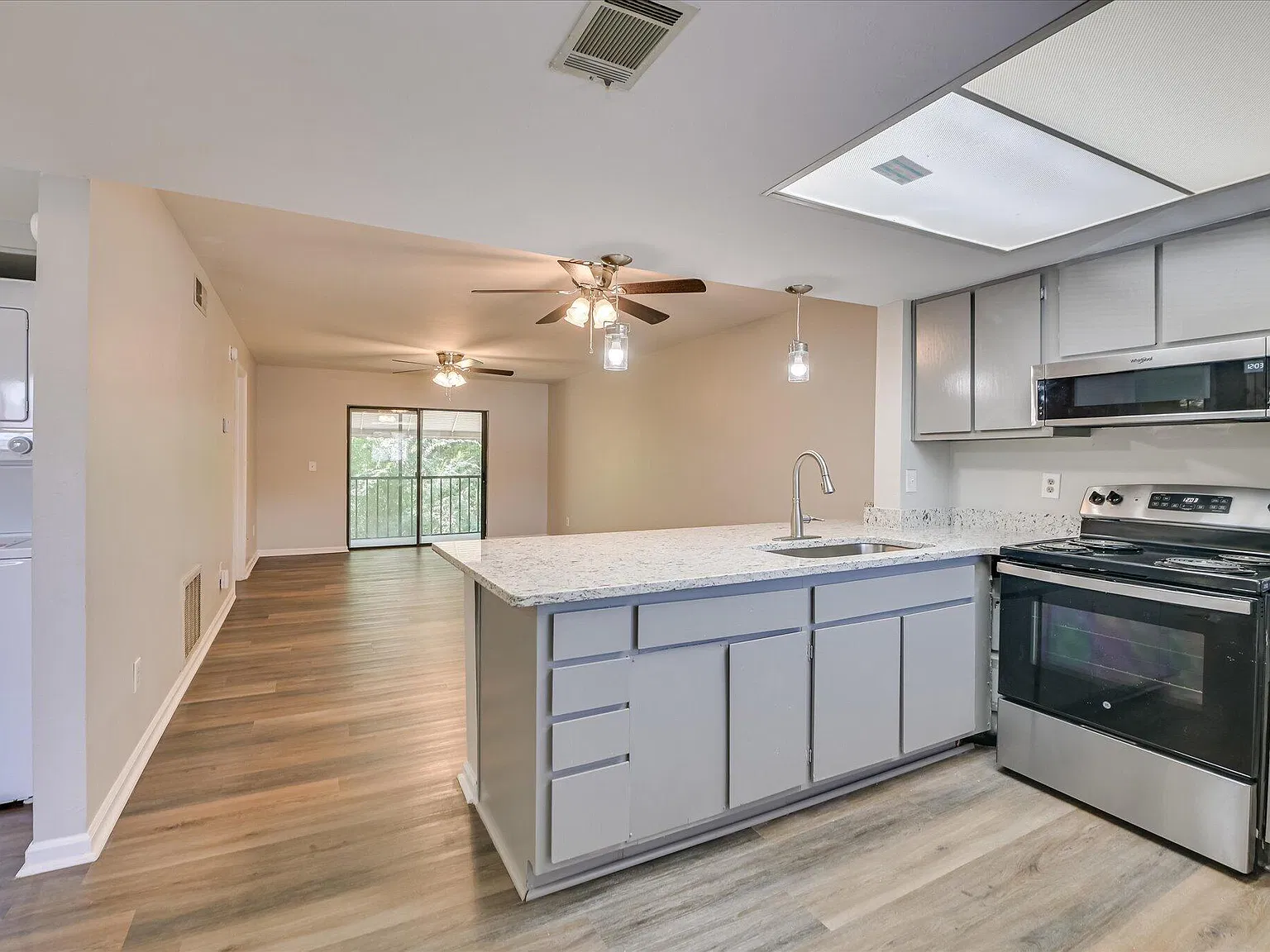 1007 Windsong Cir — Photo 4