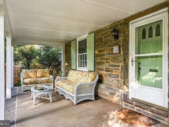 5th image of 35 Overhill Rd