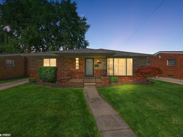 28631 Palm Beach Dr, Warren, MI 48093