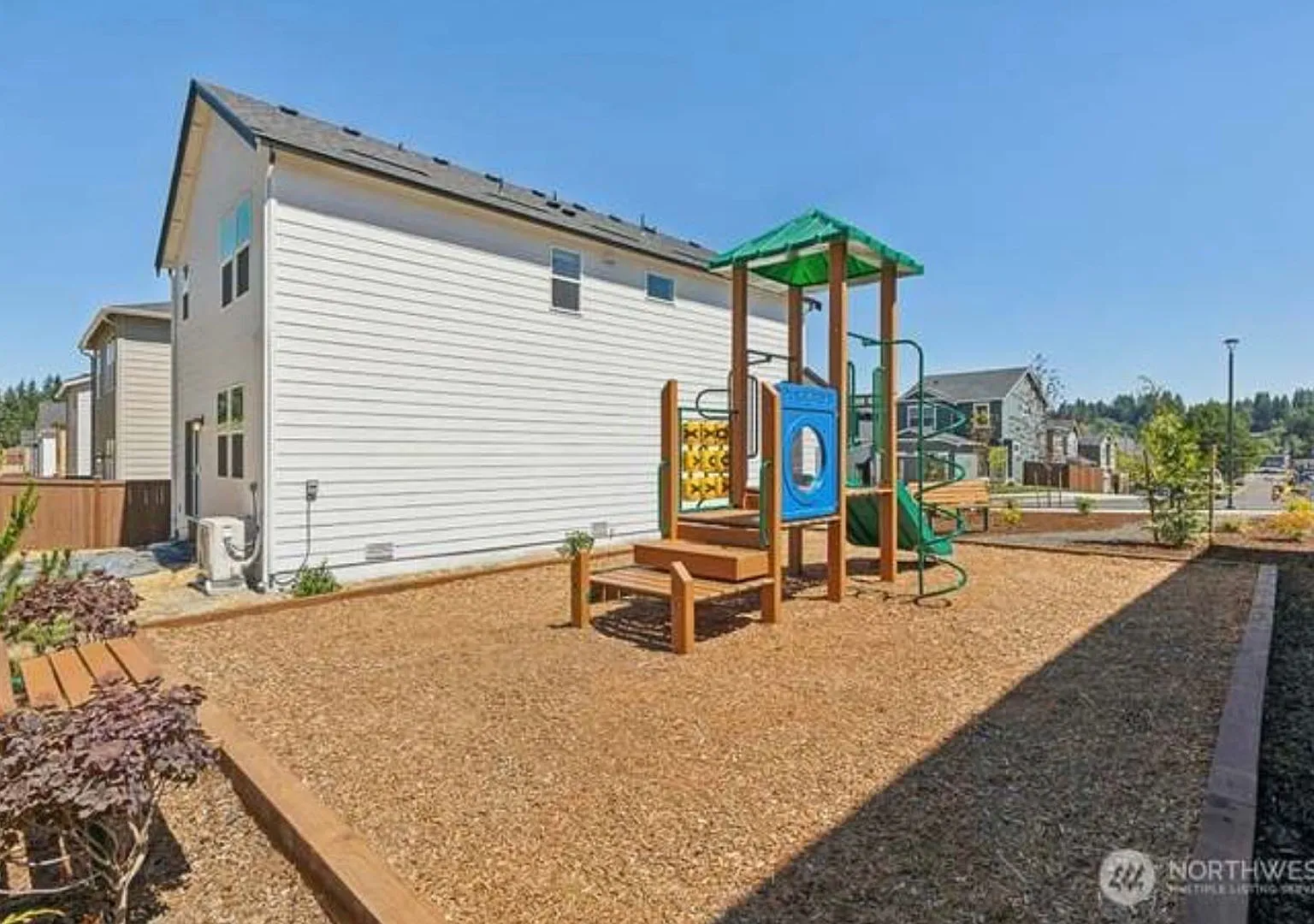 Brand new construction sfh in the heart of east bremerton — Photo 2