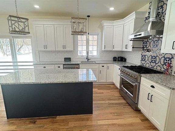 5th image of 425 Stickney Hill Rd