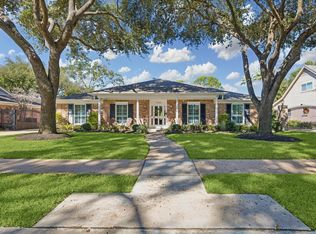 7902 Windswept Ln, Houston, TX 77063