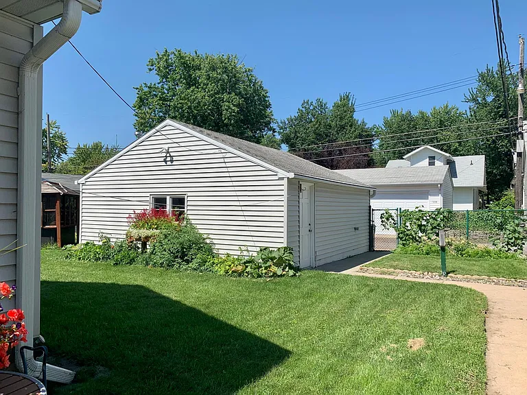 2135 Randolph Ave — Photo 13