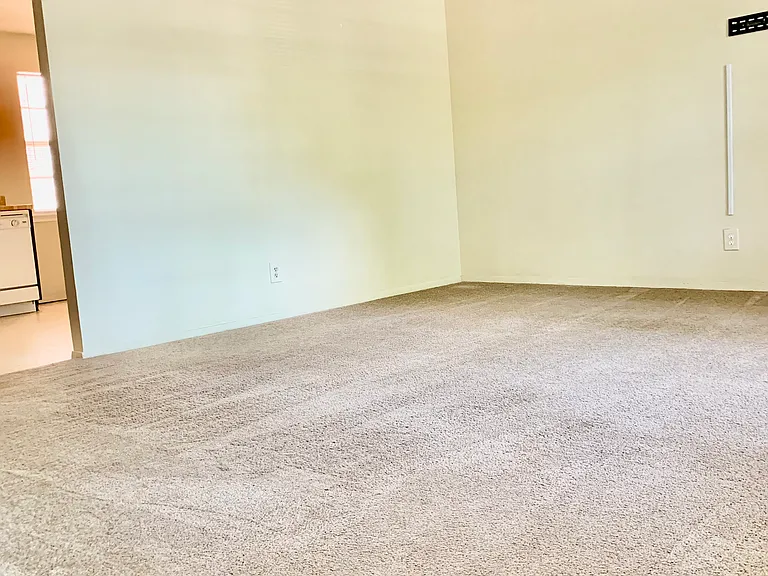 431 Edgewater Rd — Photo 8