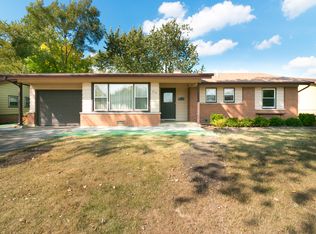 274 Brookhaven Dr, Elk Grove Village, IL 60007