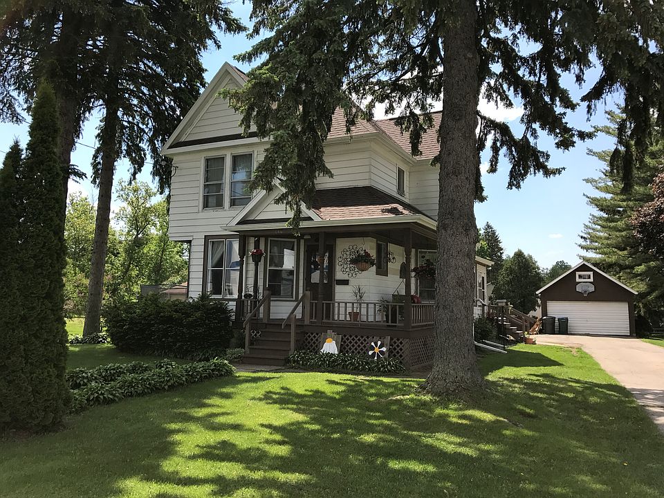 2nd image of 525 Hall St