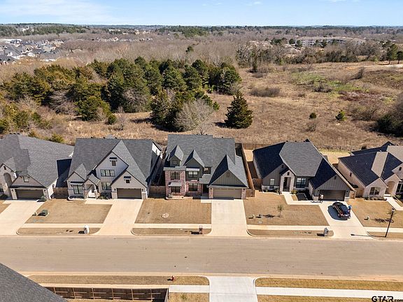 2nd image of 4428 Keechi Creek Rd