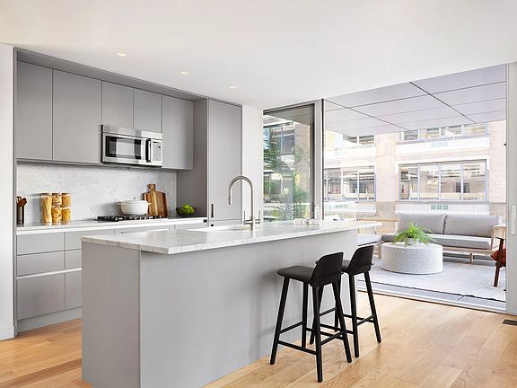 4th image of 547 47th St #908