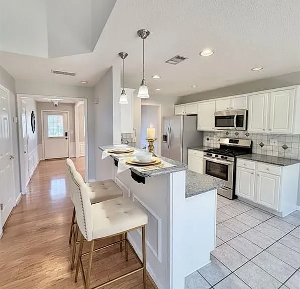 2523 Alvecot Cir SE — Photo 10