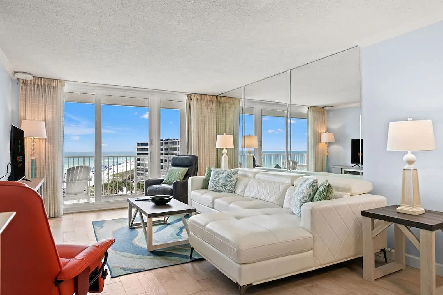 2 bed, 2.0 bath, 1044 sqft, $2,700 — Photo 1