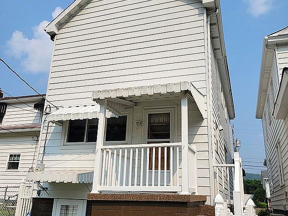 2nd image of 709 Market St