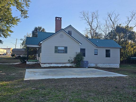 3rd image of 768 Main St