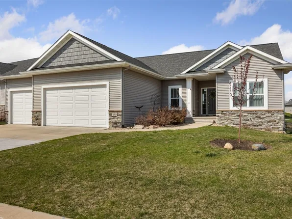 1524 Rolling Glen Dr, Marion, IA 52302