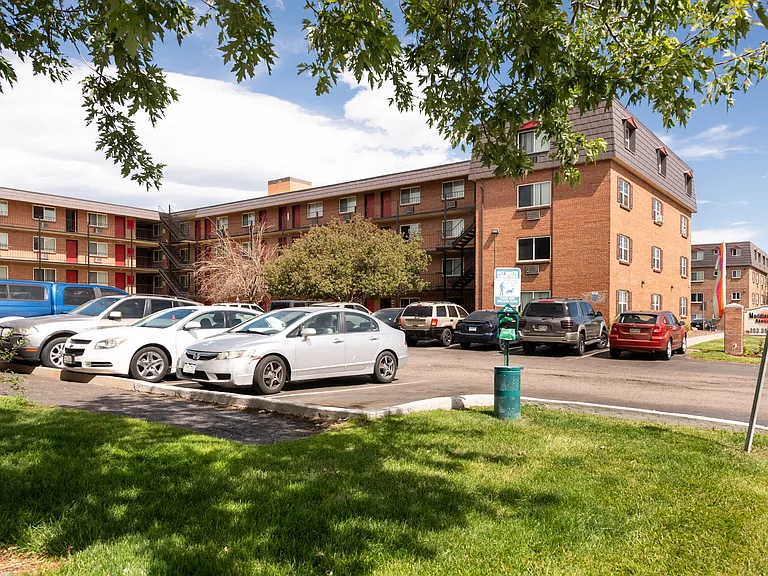 Meridian Garden Apartments — Photo 16