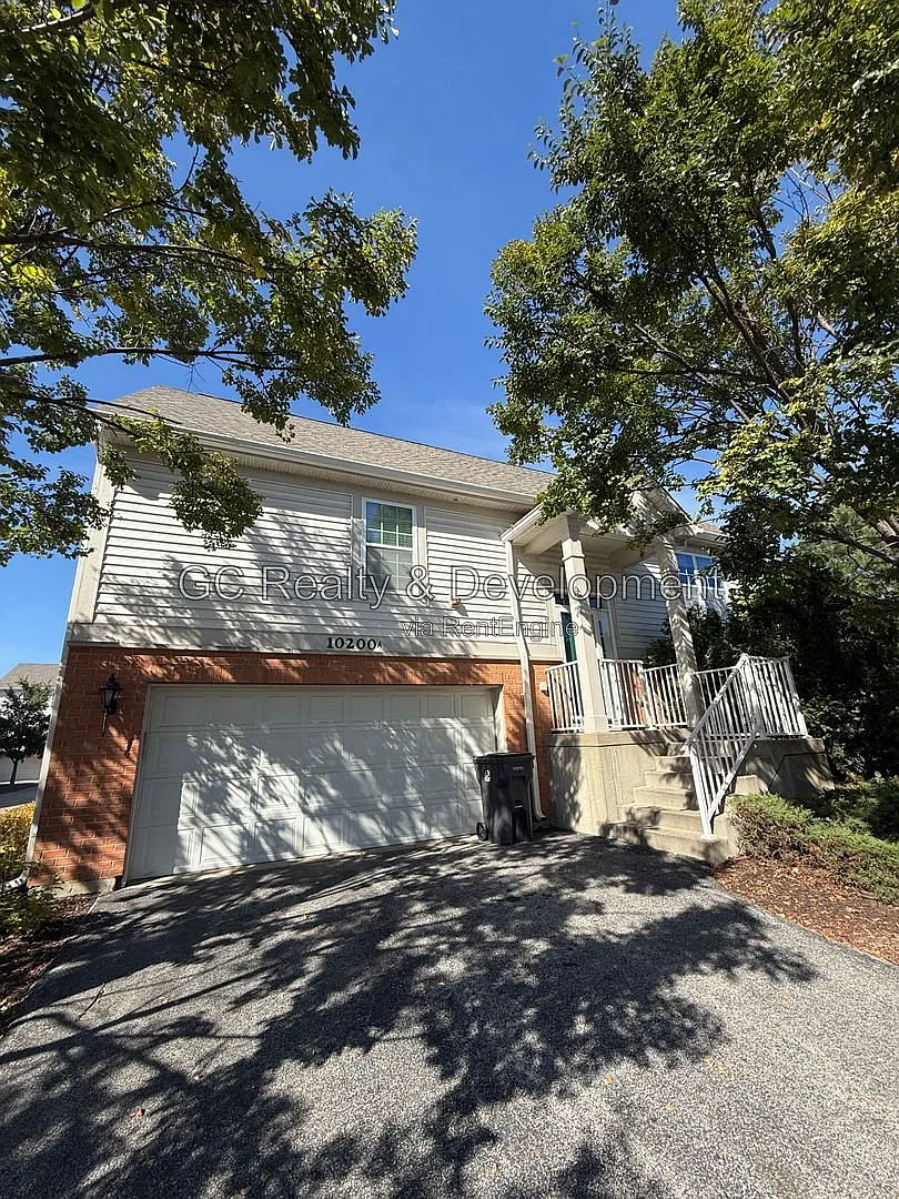 3 bed, 2.0 bath, 1900 sqft, $2,595 — Photo 1