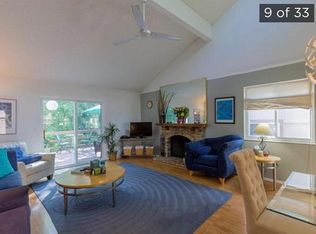 965 Barcroft Woods Ct, Ballwin, MO 63021