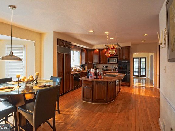 5th image of 1215 Heritage Hills Dr