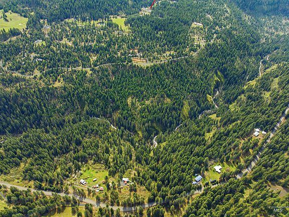 3rd image of Eagle Crest Dr