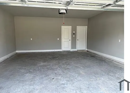 5 bed, 3000 sqft, $2,800 — Photo 3