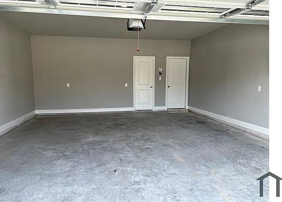 3rd image of 367 Oak Creek Dr