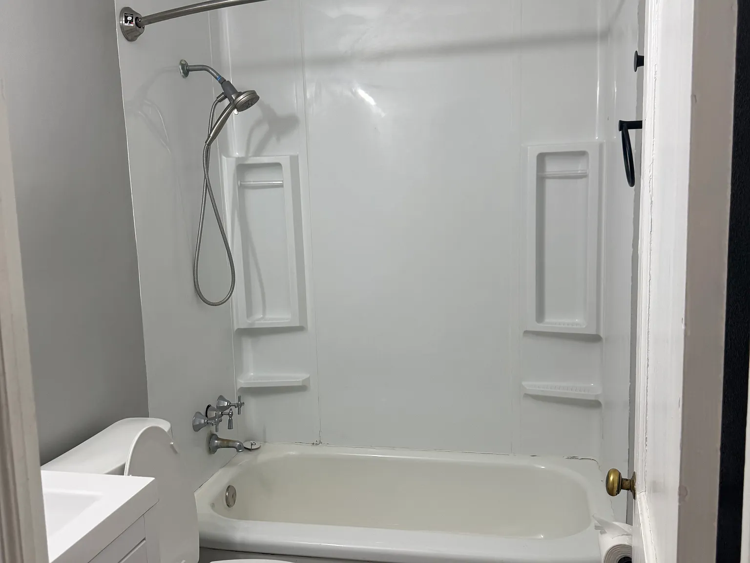 2 bed, 919 sqft, $1,650 — Photo 1