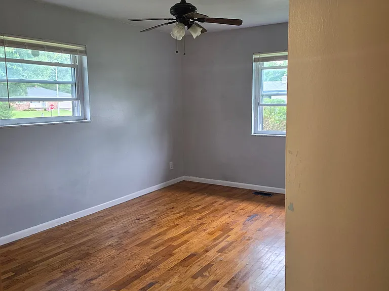 5915 Boettcher Ct — Photo 8