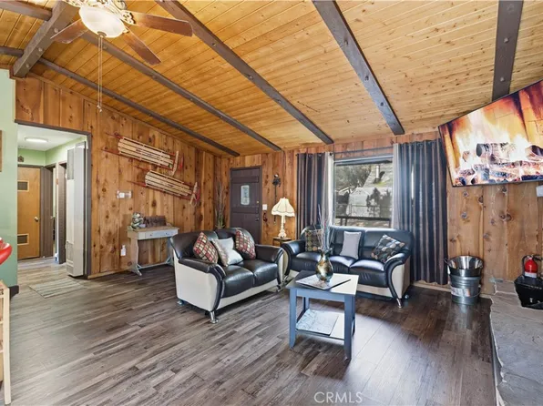 44667 Barton Ln, Sugarloaf, CA 92386